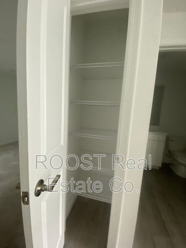 Building Photo - 1668 Colebrook Cir SW