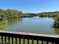 Building Photo - 1601 Maple Terrace