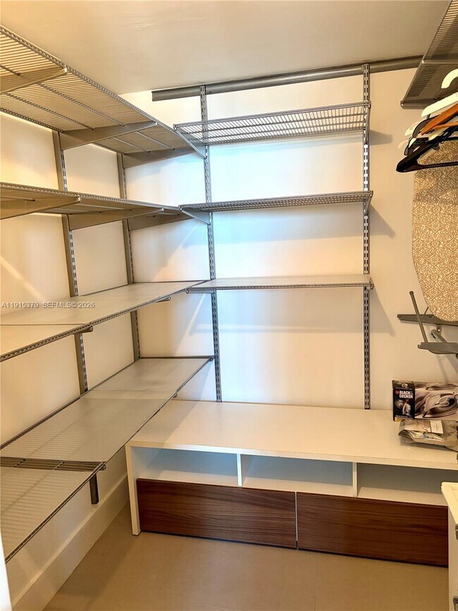 Building Photo - 555 NE 15th St