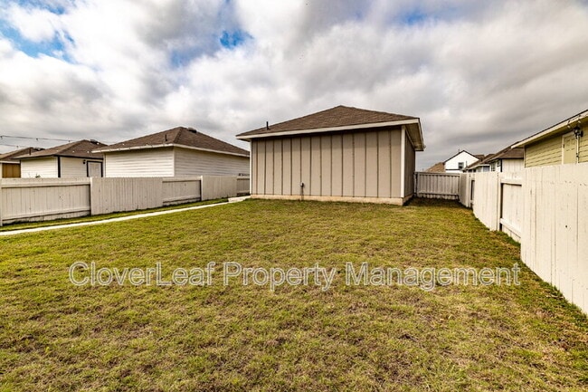 Building Photo - 412 Hortus Dr