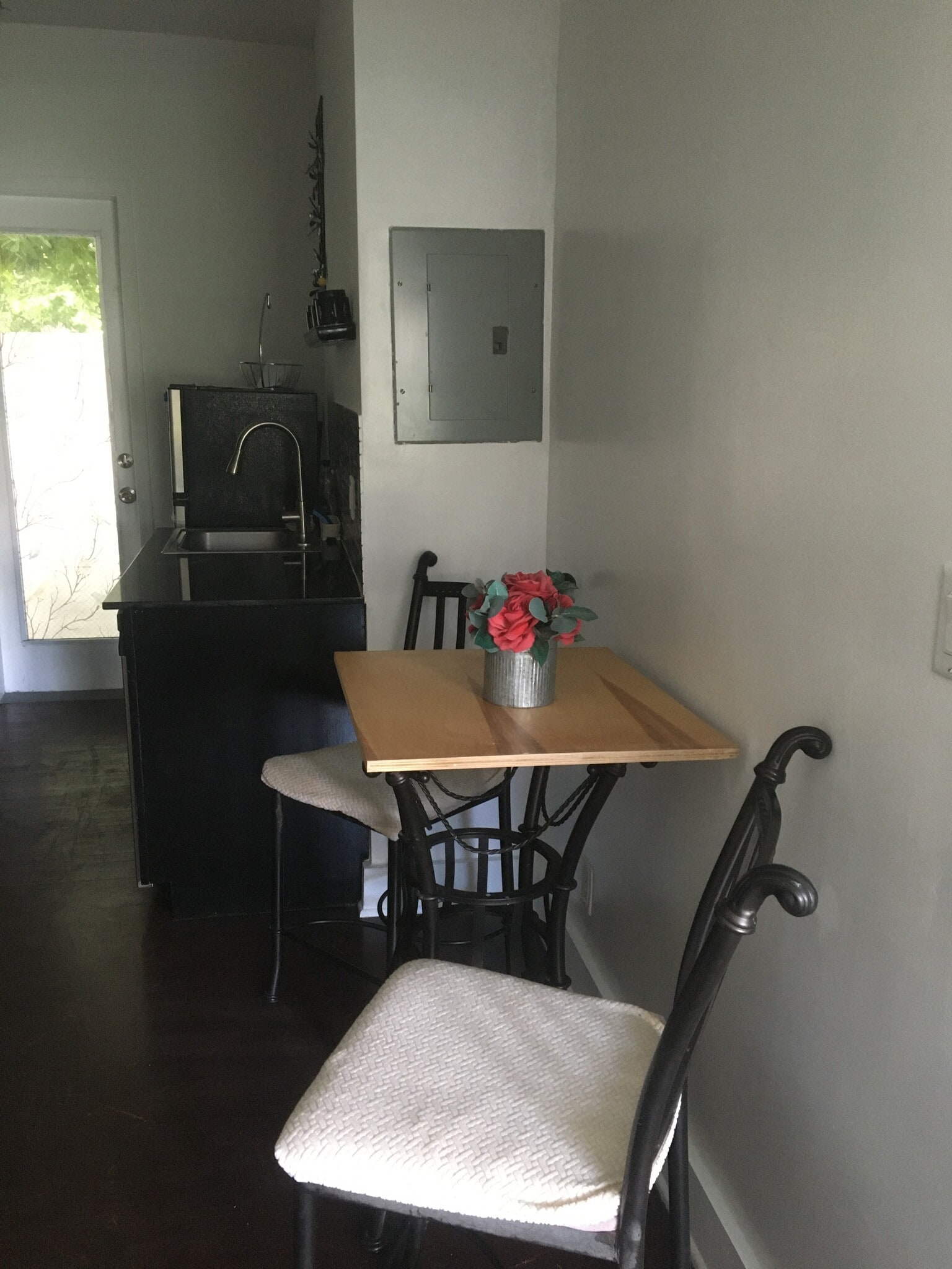 Building Photo - 935 10th St