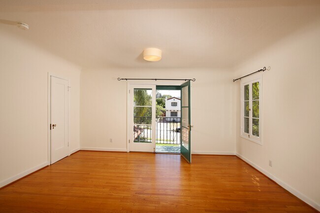 Building Photo - 1233 N Isabel St