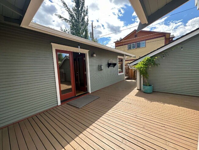 Building Photo - 607 NW Federal St