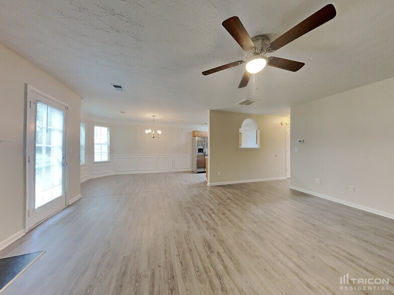 Building Photo - 11260 James Madison Dr