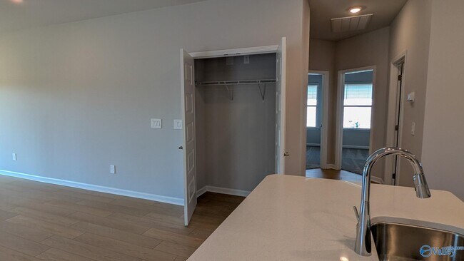 Building Photo - 162 Fenwick Pl