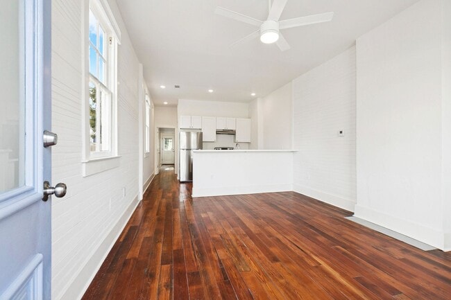 Building Photo - 2318 St Andrew St