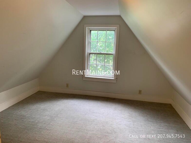 Building Photo - 67 Pine St