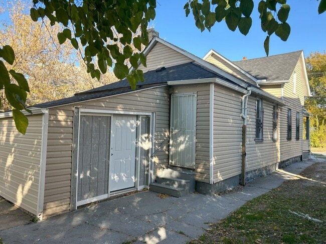 Building Photo - Clark / Fulton Area - 4 Bedrooms - Single ...