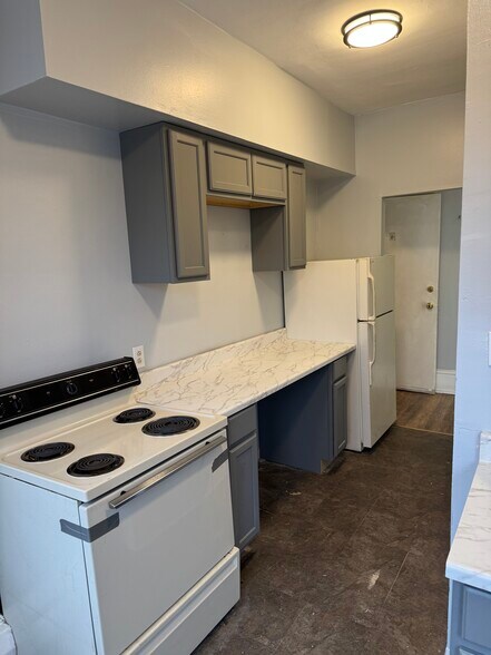 Building Photo - 559 N 63rd St