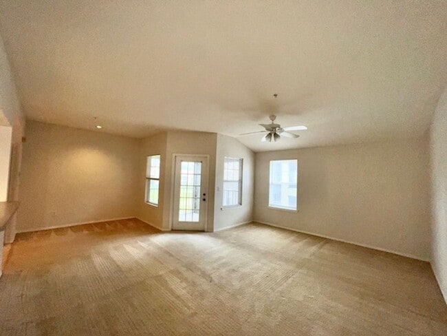 Building Photo - Move in NOW- Spacious 2 bedroom 1 bath condo on 3rd floor in gated community! Water included with...