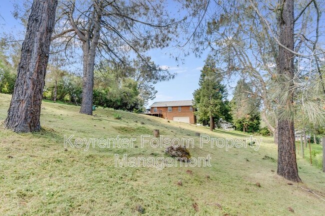 Building Photo - 5800 McKinley Dr