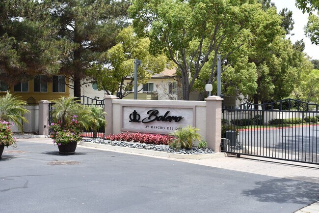 Building Photo - 3 bd 2.5 ba, Condo With Community Pool (Chula Vista, 91910)