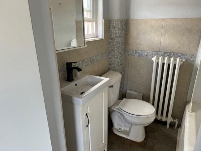 Building Photo - 102 N Main Ave