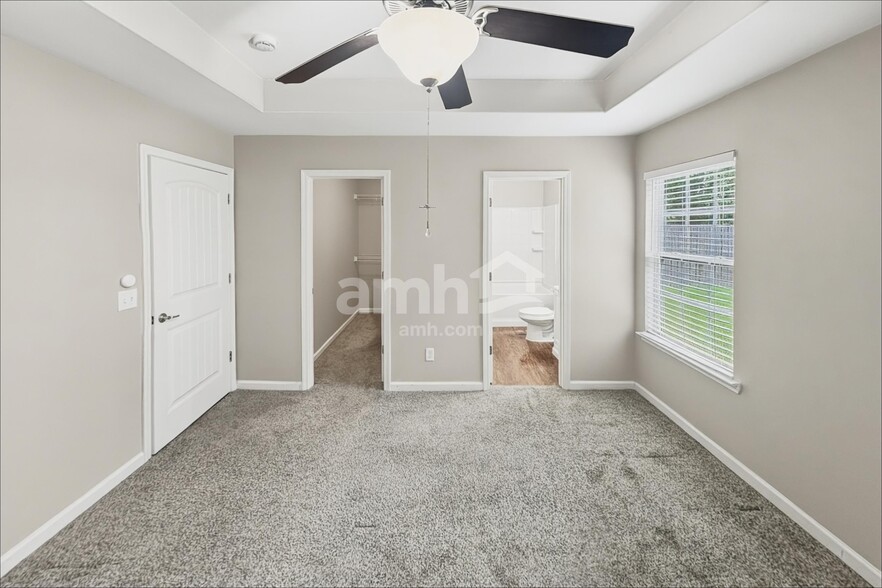 Building Photo - 298 Willow Point Cir
