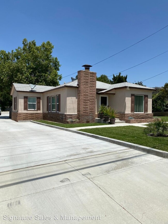 Building Photo - 2 br, 2 bath House - 22420 Van Buren Street