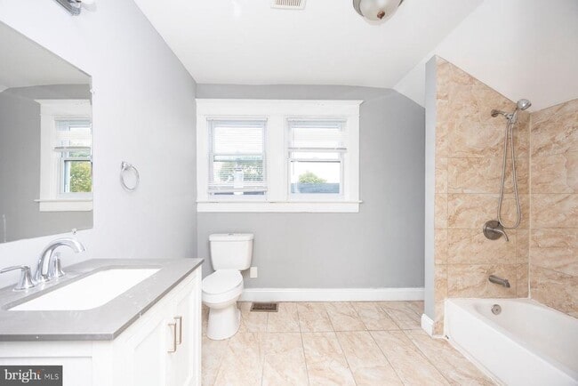 Building Photo - 2909 Echodale Ave