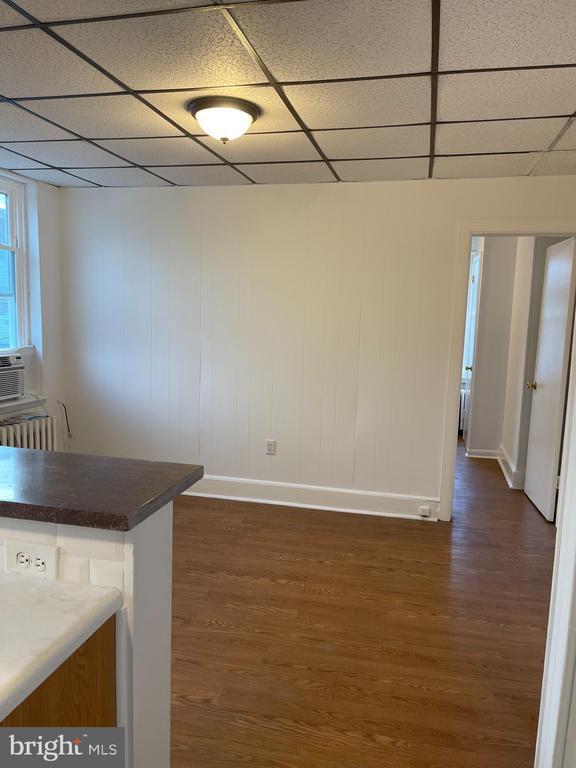 Building Photo - 613 S 8th St