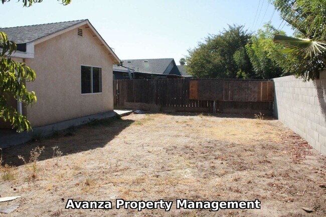 Building Photo - Home for Rent 3 Bed/2 Bath - 1,346 Sq Ft. Rent: $2,095/month Deposit: $2,195