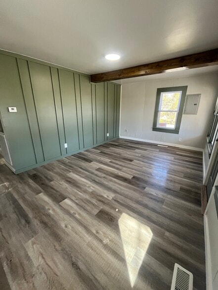 Building Photo - 2045 Dave Buck Rd