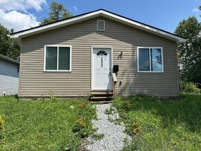 Building Photo - 2921 N Dearborn St