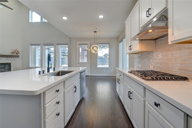 Building Photo - 28918 Woods Rose Ct