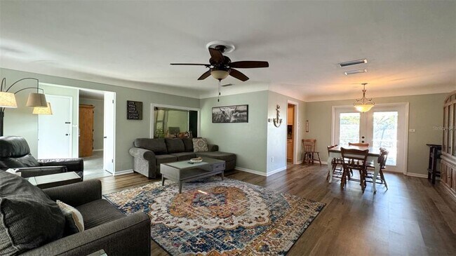 Building Photo - 1531 Hill Dr