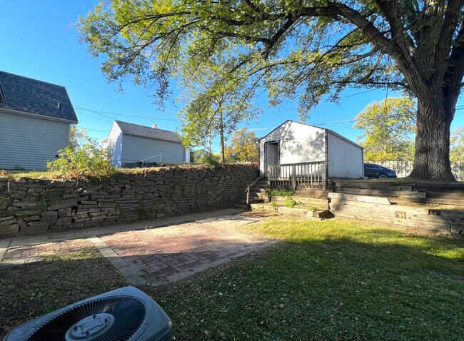 Building Photo - COMING SOON!! Midtown 3Bed 2Bath 1 Car Garage $1,800