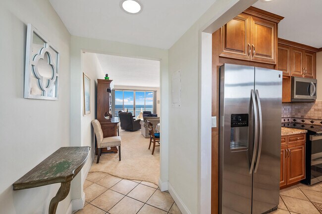 Building Photo - 2921 S Ocean Blvd