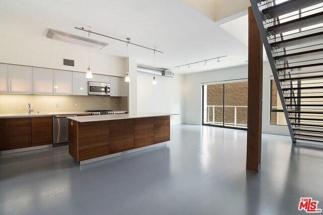 Building Photo - 11500 Tennessee Ave