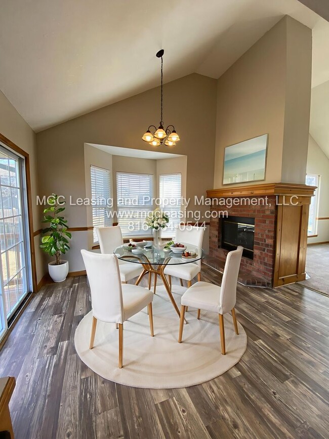 Building Photo - Charming Family Home in Greenwood’s Cheyen...