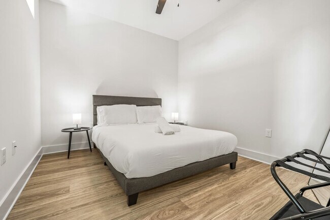 Building Photo - 617 N 12th St