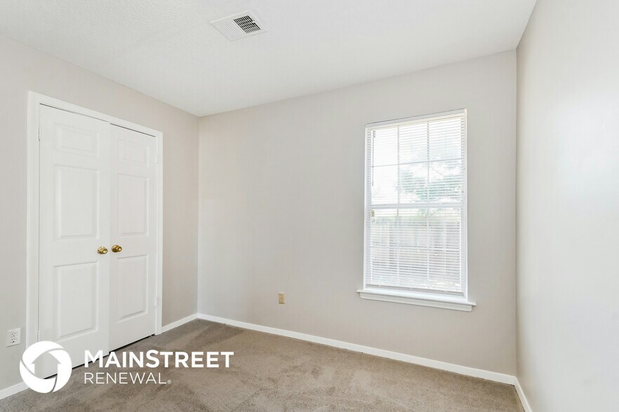 Building Photo - 5837 Hickory Greene Dr