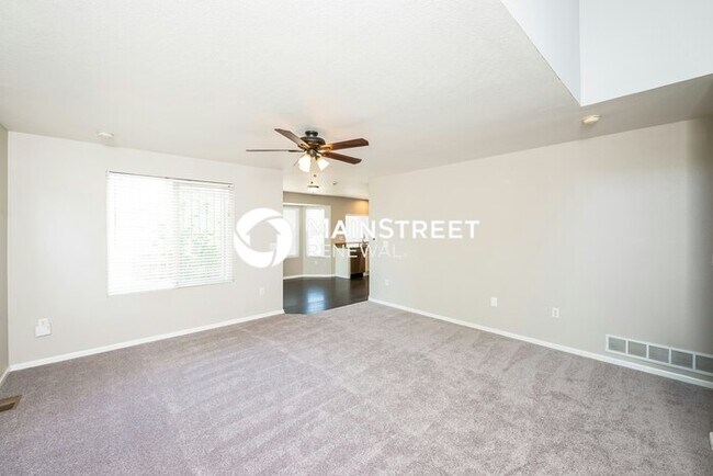 Building Photo - 4 Bedroom Pet-Friendly Home in Denver, CO with Main Street Renewal