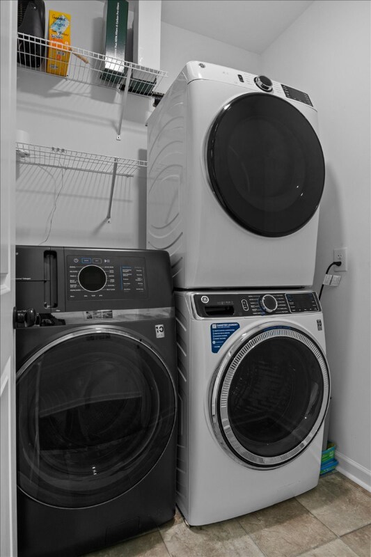 Building Photo - 1010 Village Ct