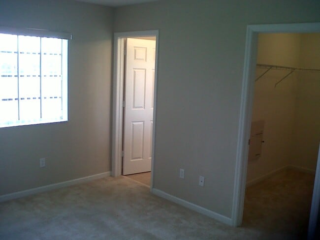 Building Photo - 1221 Lucaya Dr