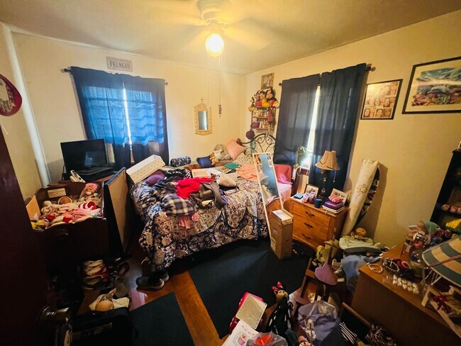 Building Photo - Adorable 3bdrm/1bth Brich Rancher Convenie...