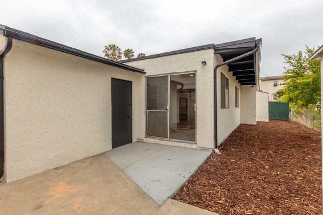 Building Photo - 4810 Iroquois Ave