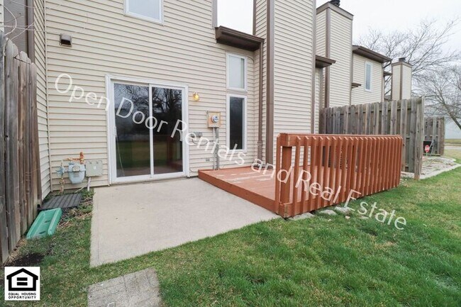 Building Photo - 7105 Thamesford Dr