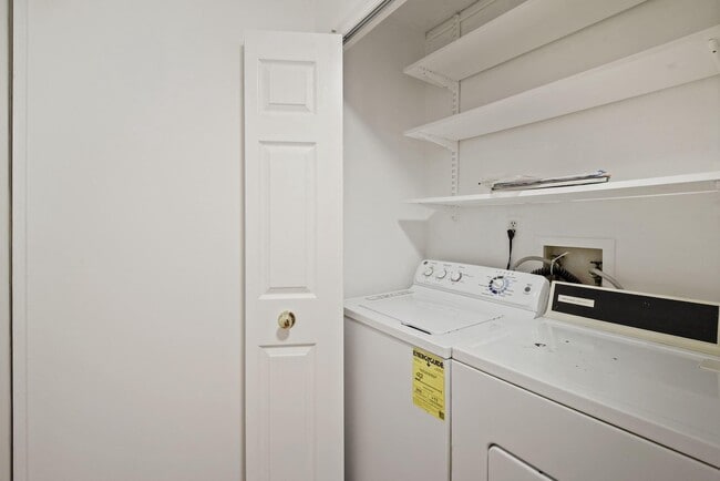 Building Photo - 10400 Parthenon Ct
