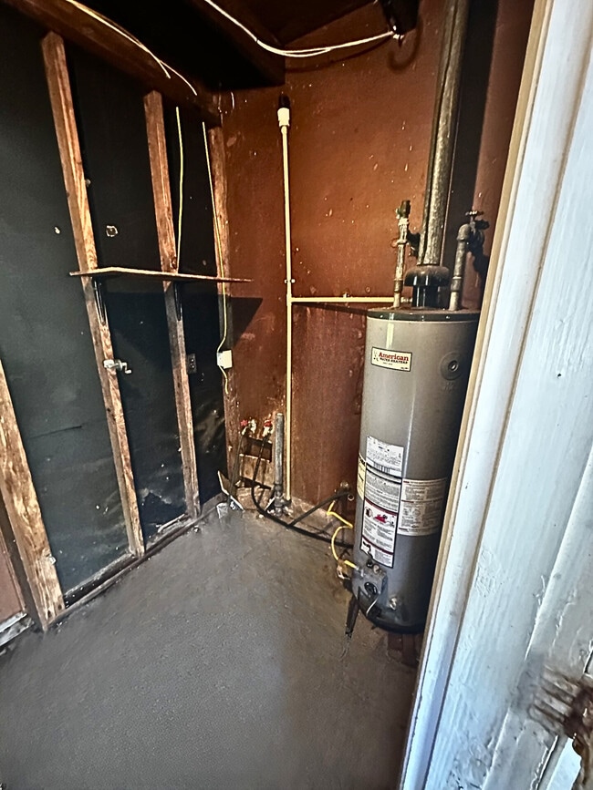 Building Photo - 125 Rosewood Dr