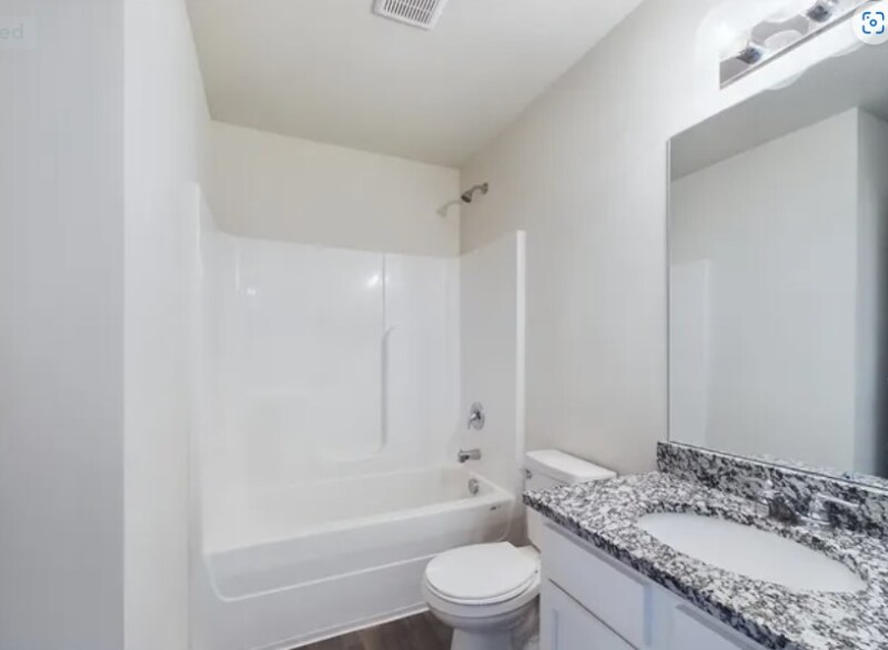 Building Photo - 213 Lowell Ave