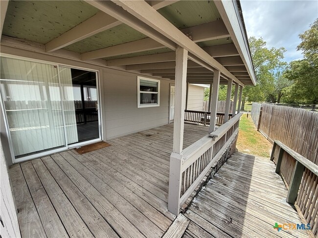 Building Photo - 1045 Ferryboat Ln