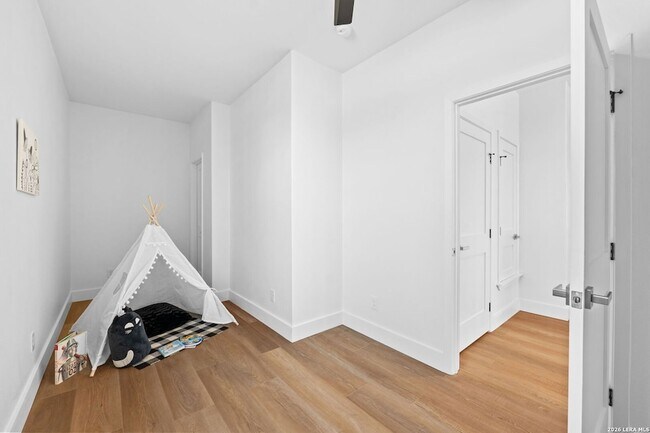 Building Photo - 117 Carle Ave