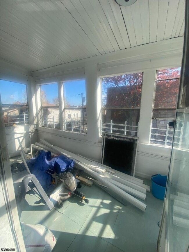 Building Photo - 61 Wainwright St