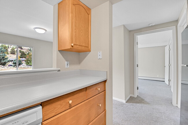 Building Photo - 836 Sleepy Hollow Dr