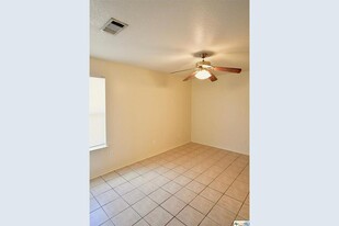 Building Photo - 3400 Hereford LN