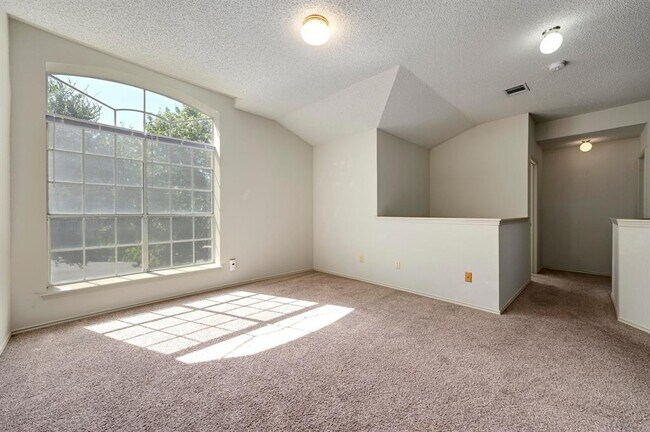 Building Photo - 9312 Silk Oak Cove
