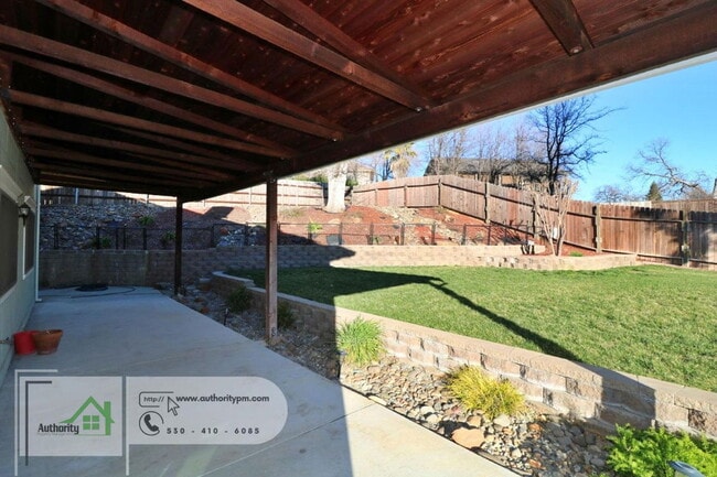 Building Photo - 251 Kamp Way