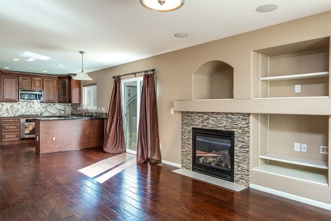 Building Photo - Single Family Home for Rent in the Northgate Area