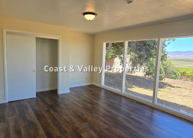 Building Photo - River Road Property for RENT!!!